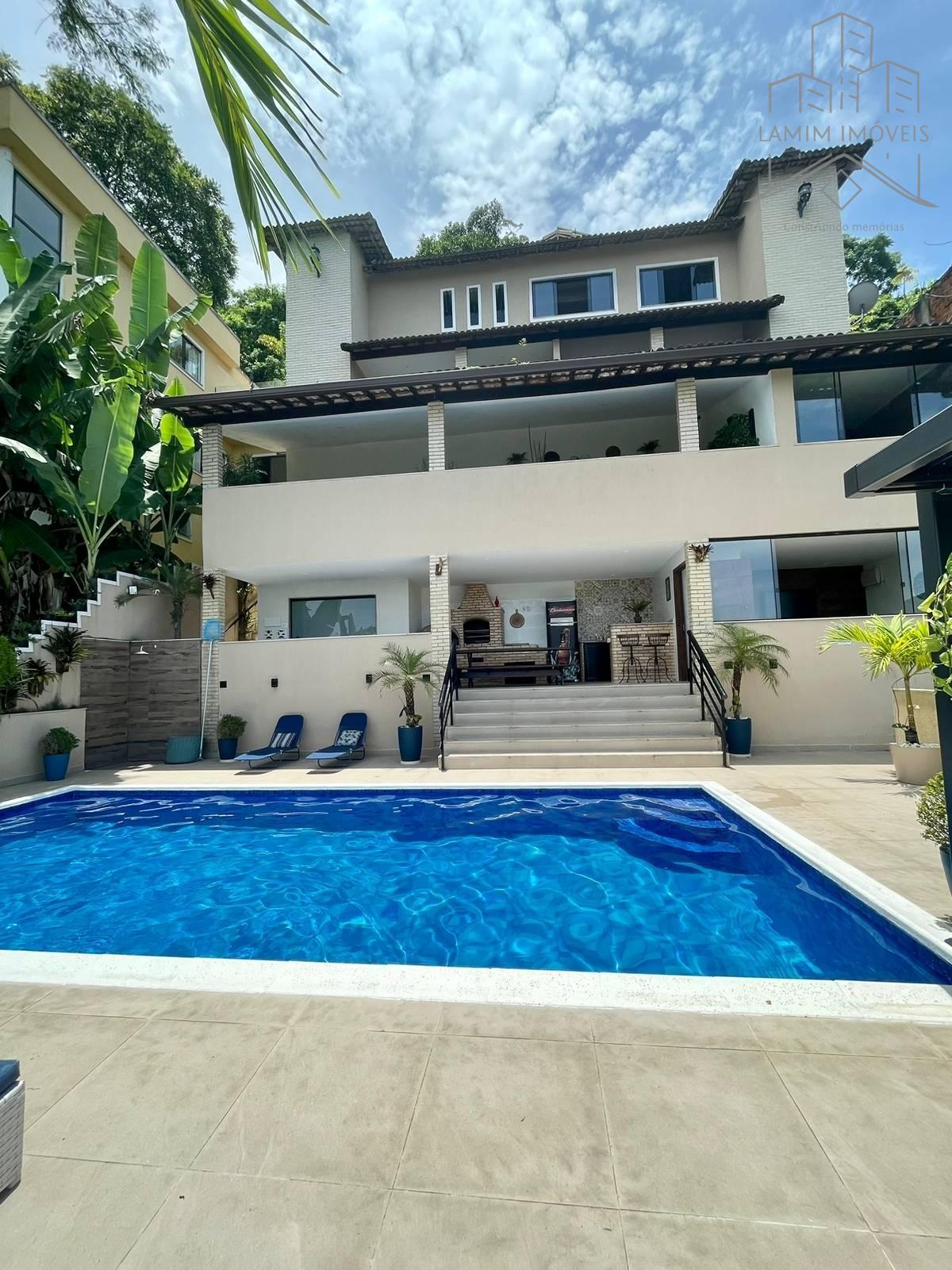 Imponente Residência em Condomínio Fechado - Vista Panorâmica e Muito Verde